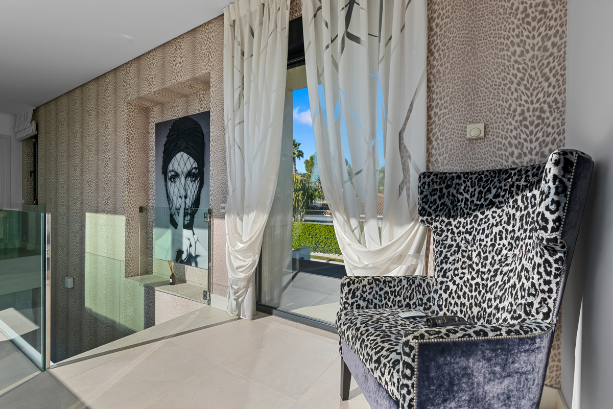 Se vende Villa - Chalet de 4 dormitorios en Costa Del Sol, Málaga, España