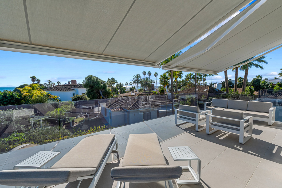 Se vende Villa - Chalet de 4 dormitorios en Costa Del Sol, Málaga, España