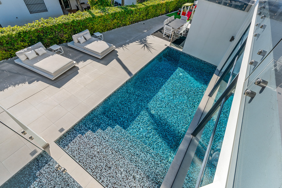 Se vende Villa - Chalet de 4 dormitorios en Costa Del Sol, Málaga, España