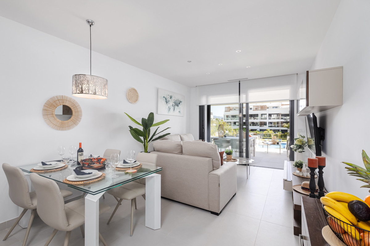 Se vende Apartamento Planta Media de 2 dormitorios en Costa Del Sol, Málaga, España