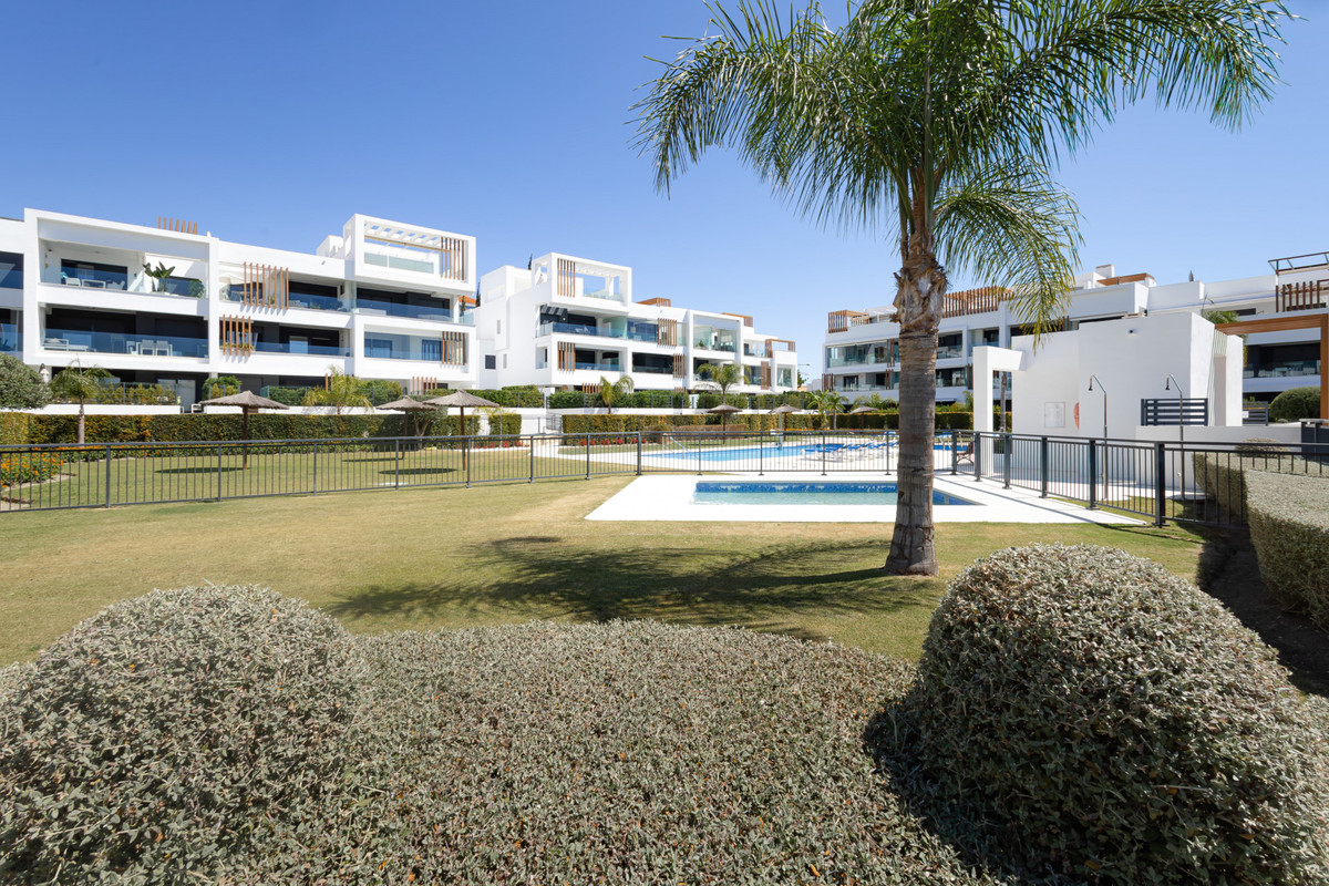 Se vende Apartamento Planta Media de 2 dormitorios en Costa Del Sol, Málaga, España