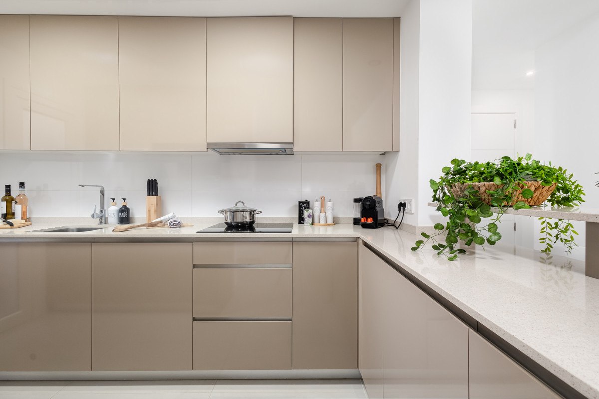 Se vende Apartamento Planta Media de 2 dormitorios en Costa Del Sol, Málaga, España