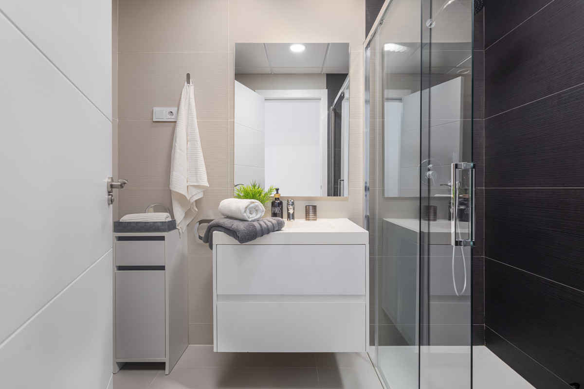 Se vende Apartamento Planta Media de 2 dormitorios en Costa Del Sol, Málaga, España