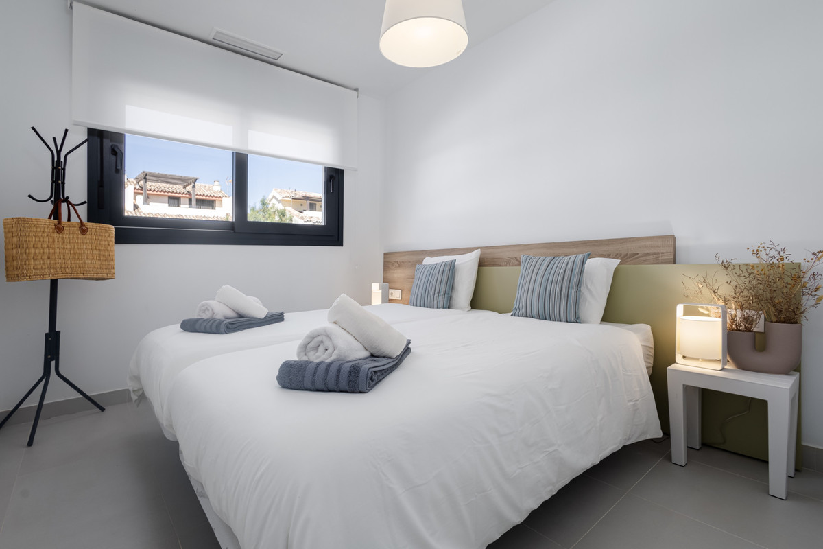 Se vende Apartamento Planta Media de 2 dormitorios en Costa Del Sol, Málaga, España