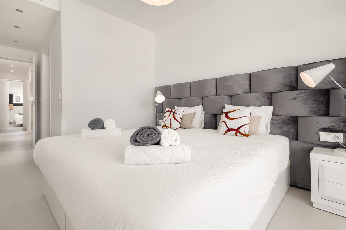 Se vende Apartamento Planta Media de 2 dormitorios en Costa Del Sol, Málaga, España