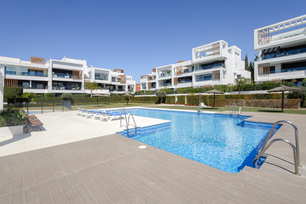 Se vende Apartamento Planta Media de 2 dormitorios en Costa Del Sol, Málaga, España