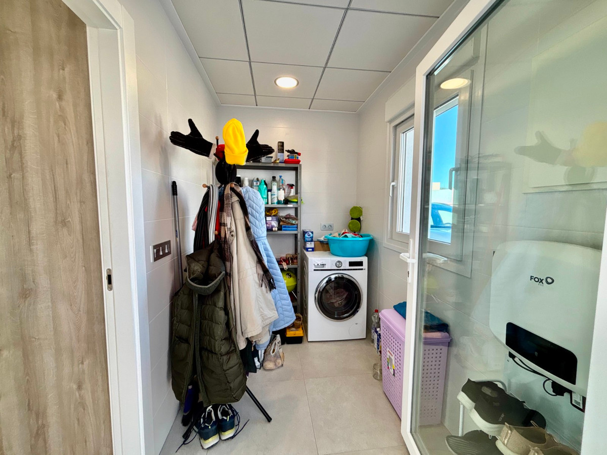 Se vende Villa - Chalet de 3 dormitorios en Costa Blanca, Alicante, España