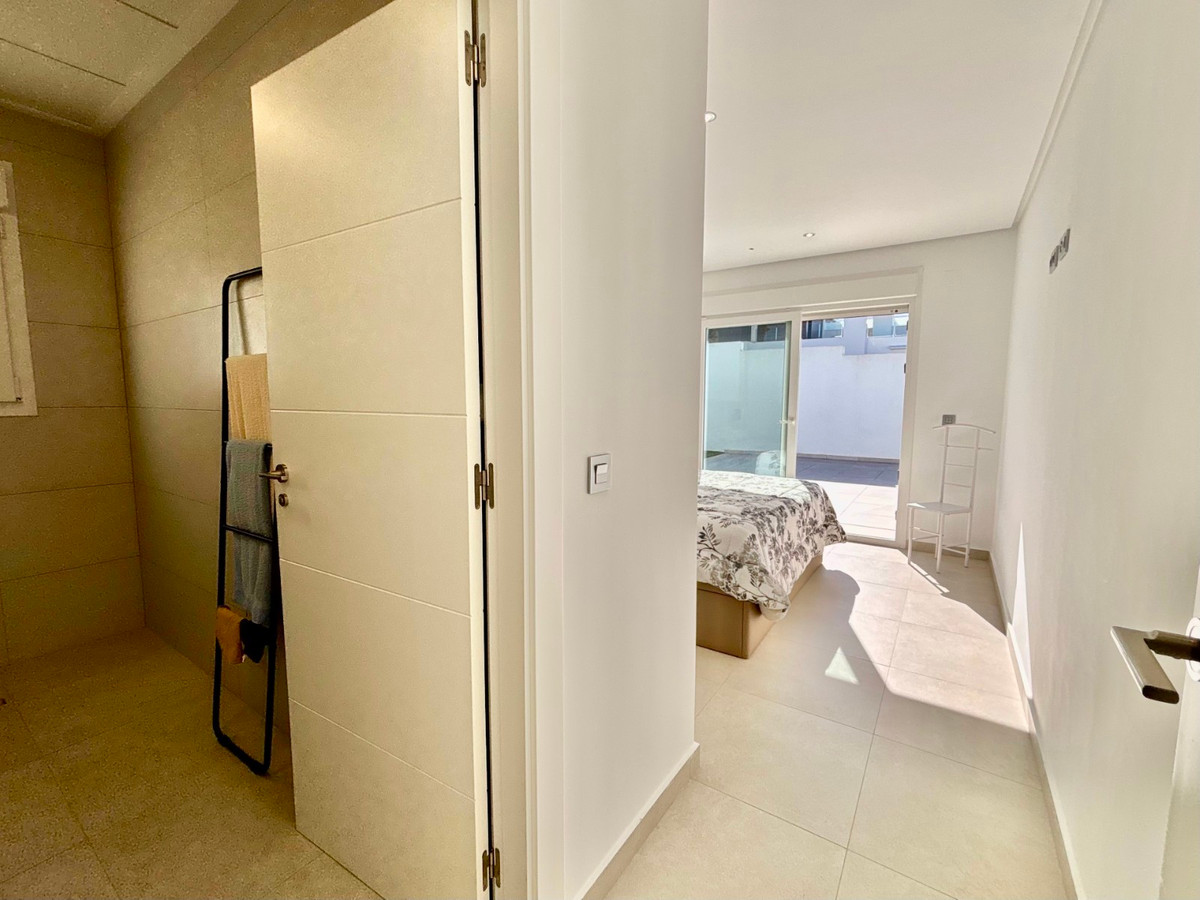 Se vende Villa - Chalet de 3 dormitorios en Costa Blanca, Alicante, España