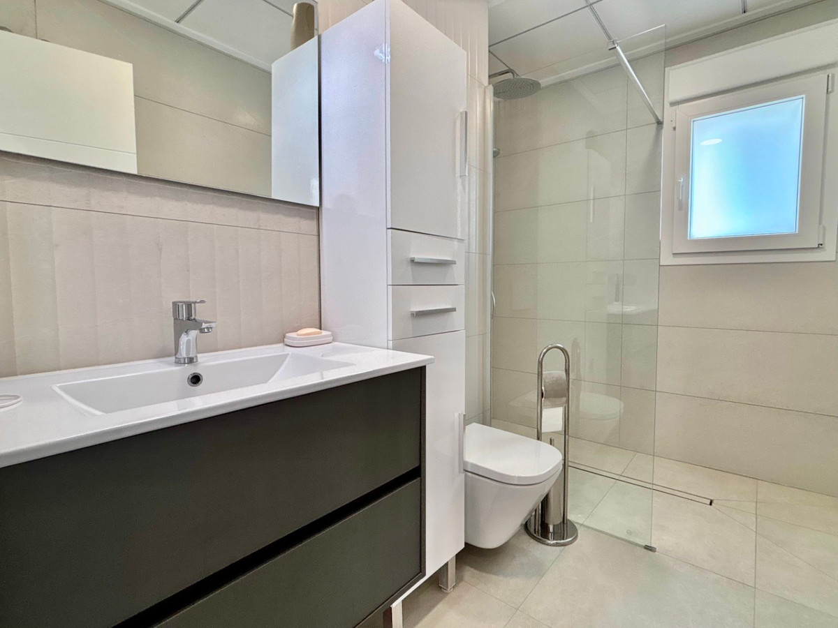 Se vende Villa - Chalet de 3 dormitorios en Costa Blanca, Alicante, España
