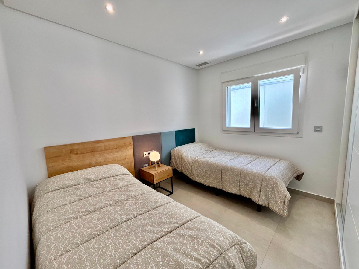 Se vende Villa - Chalet de 3 dormitorios en Costa Blanca, Alicante, España