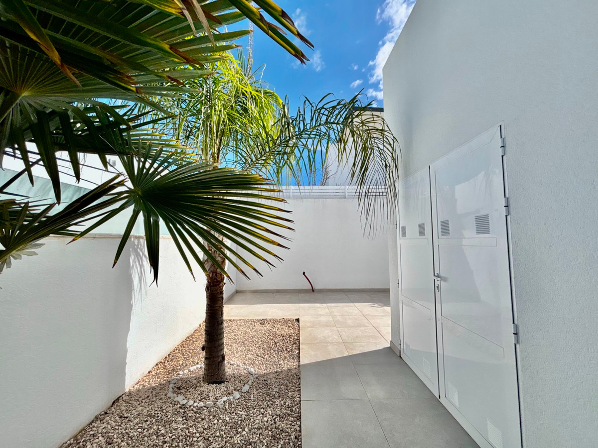 Se vende Villa - Chalet de 3 dormitorios en Costa Blanca, Alicante, España