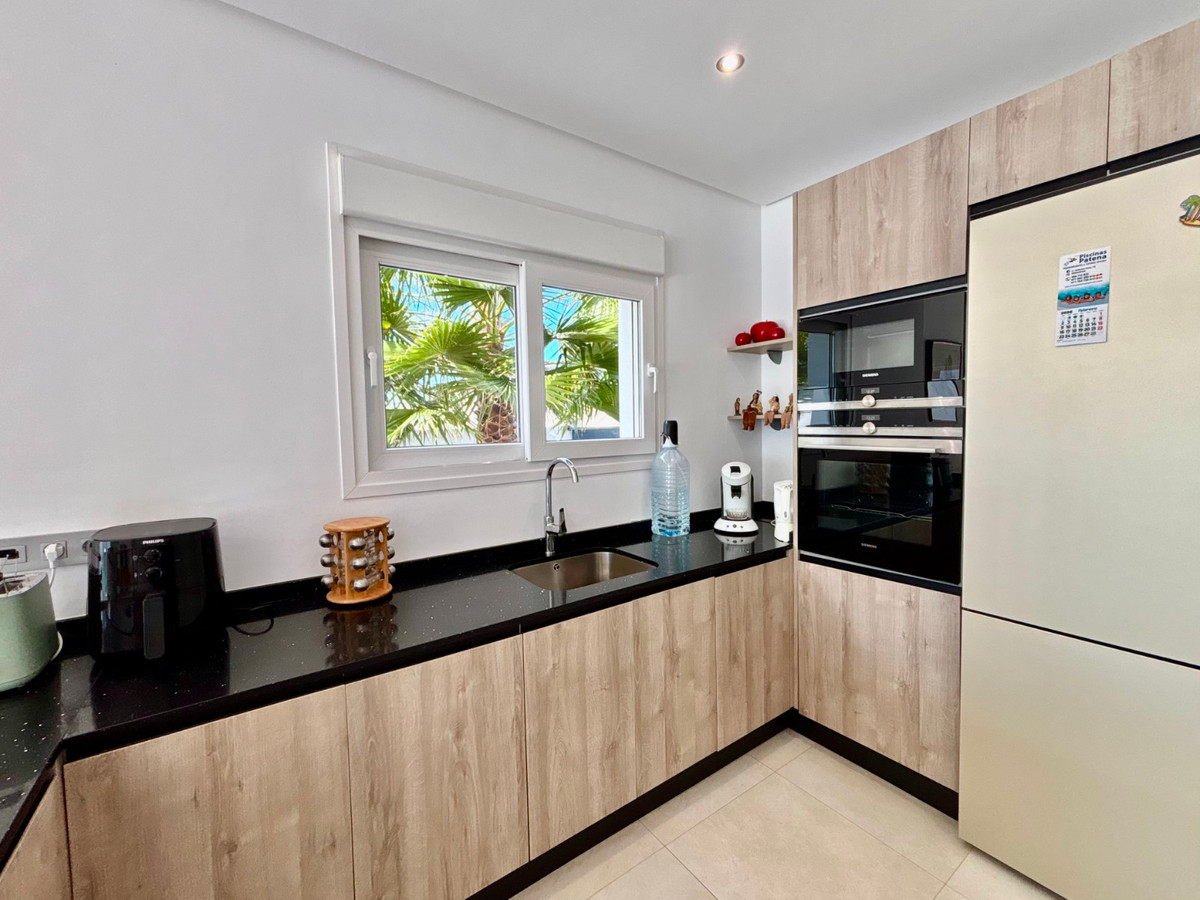 Se vende Villa - Chalet de 3 dormitorios en Costa Blanca, Alicante, España