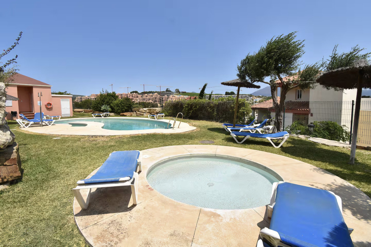 Se vende Apartamento Planta Baja de 3 dormitorios en Costa Del Sol, Málaga, España