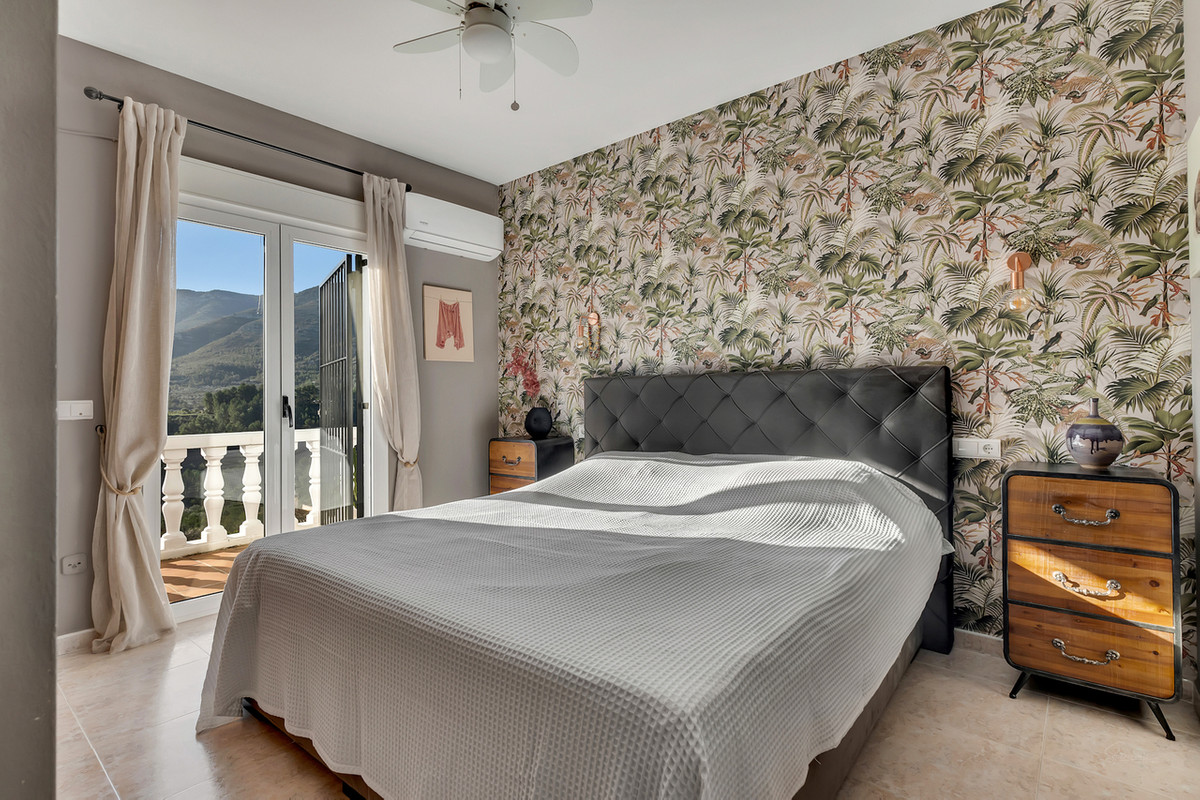 Se vende Villa - Chalet de 5 dormitorios en Costa Blanca, Alicante, España