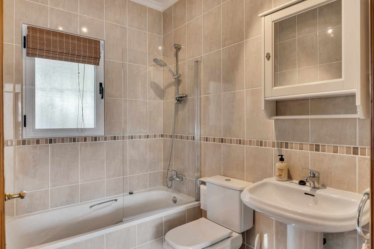 Se vende Villa - Chalet de 5 dormitorios en Costa Blanca, Alicante, España