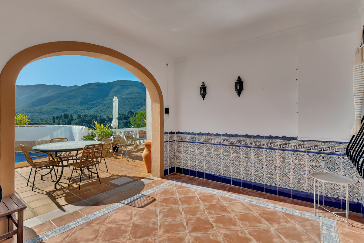 Se vende Villa - Chalet de 5 dormitorios en Costa Blanca, Alicante, España