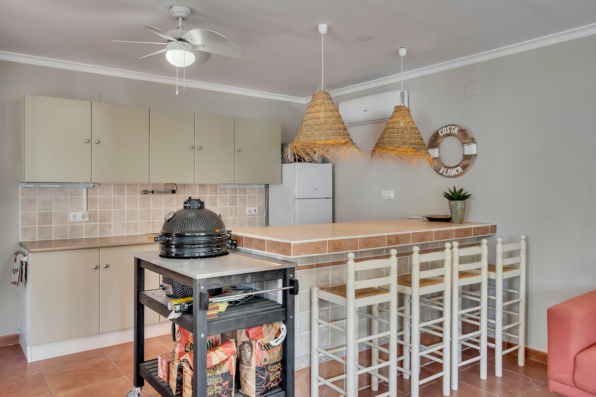 Se vende Villa - Chalet de 5 dormitorios en Costa Blanca, Alicante, España