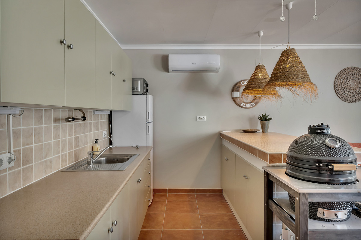 Se vende Villa - Chalet de 5 dormitorios en Costa Blanca, Alicante, España