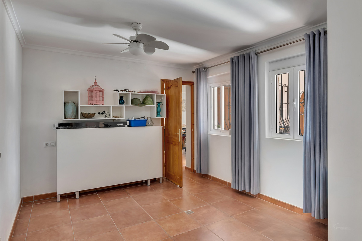 Se vende Villa - Chalet de 5 dormitorios en Costa Blanca, Alicante, España