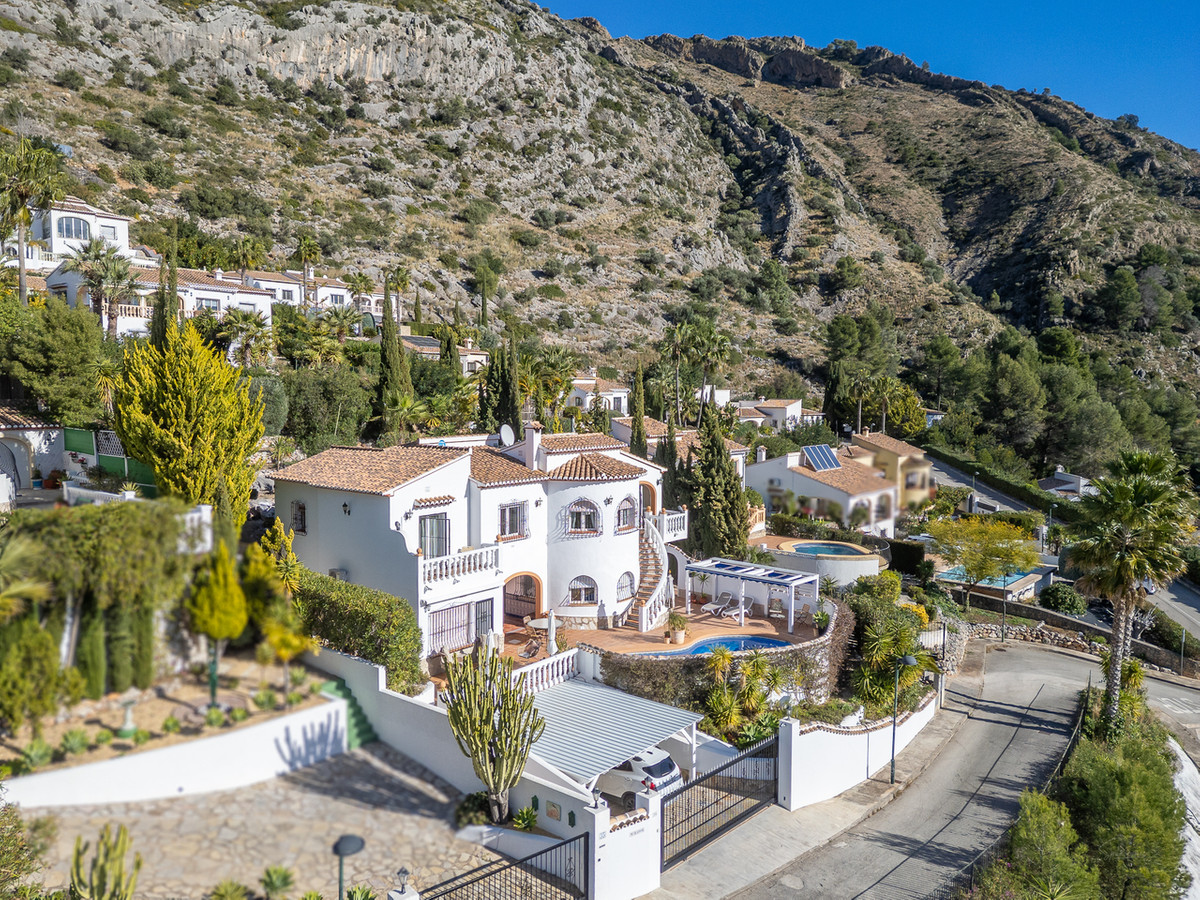 Se vende Villa - Chalet de 5 dormitorios en Costa Blanca, Alicante, España