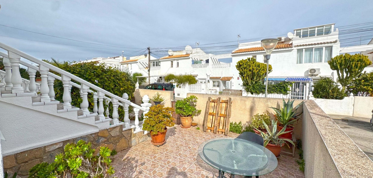Se vende Pareada de 2 dormitorios en Costa Blanca, Alicante, España