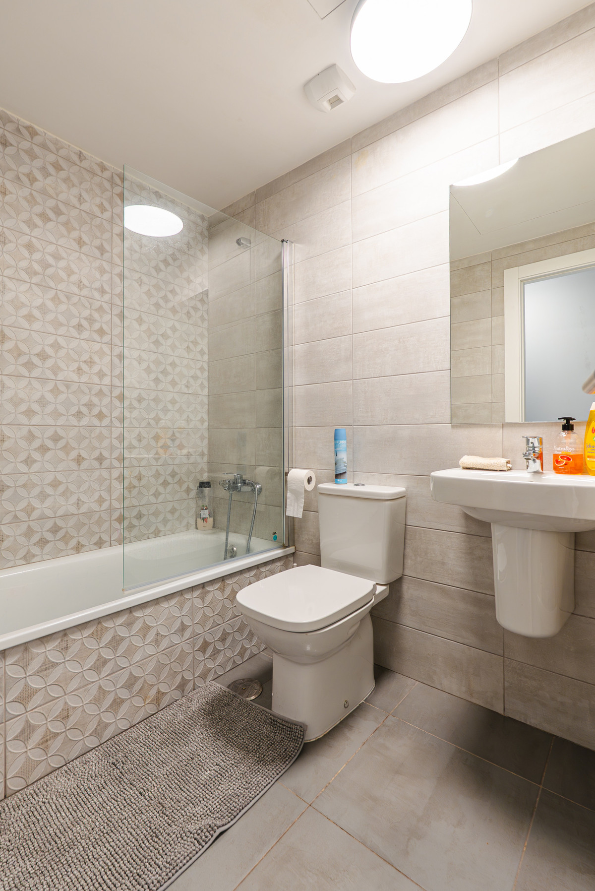 Se vende Apartamento Planta Media de 3 dormitorios en Costa Del Sol, Málaga, España