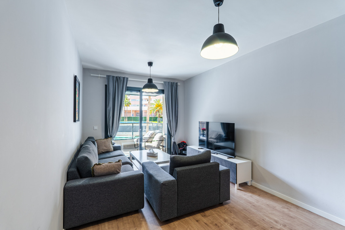 Se vende Apartamento Planta Media de 3 dormitorios en Costa Del Sol, Málaga, España