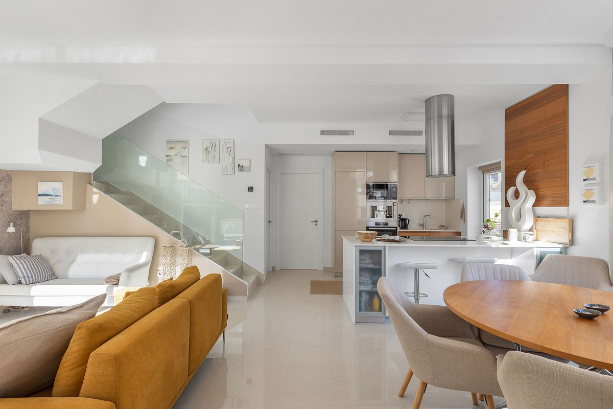Se vende Villa - Chalet de 3 dormitorios en Costa Blanca, Alicante, España