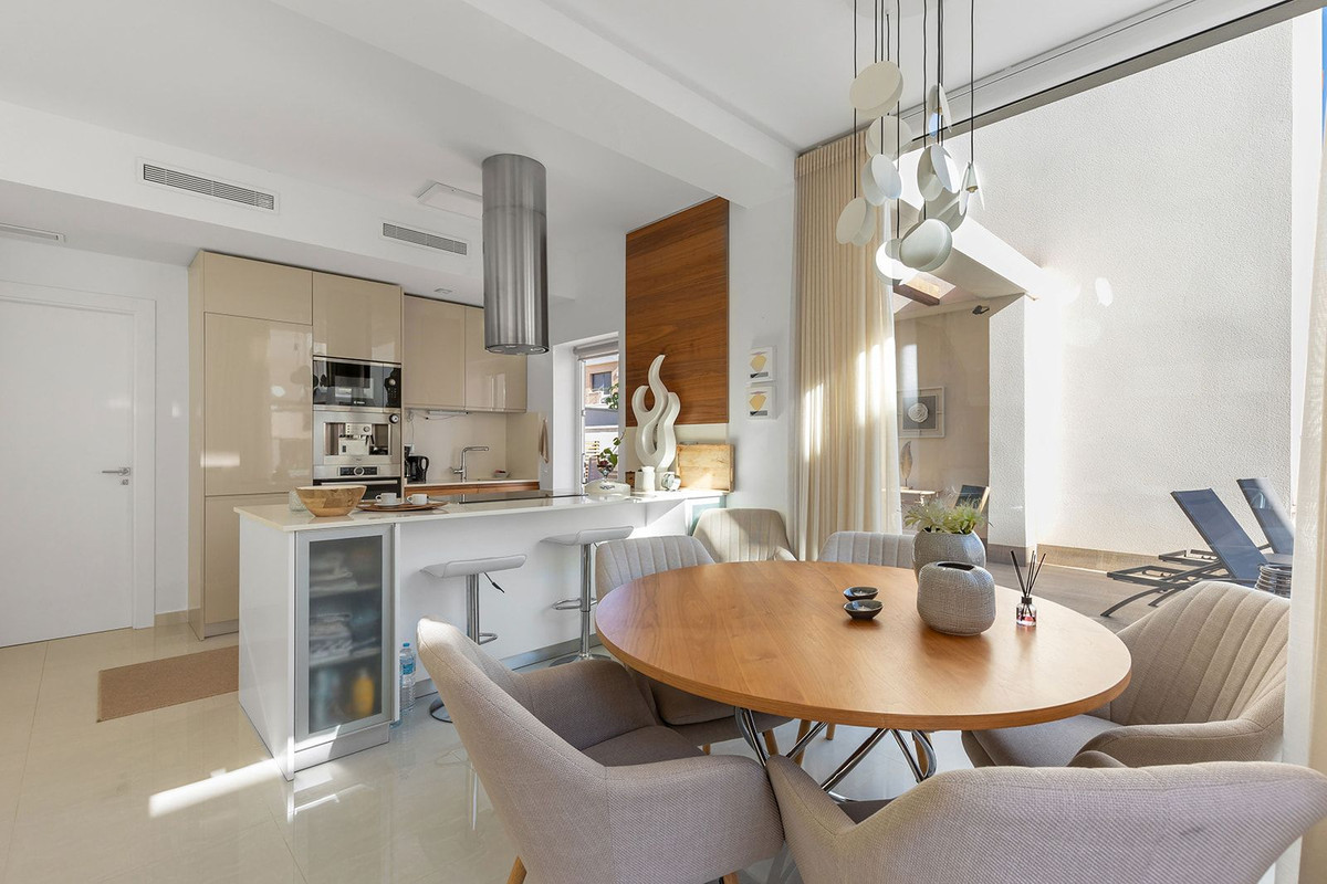 Se vende Villa - Chalet de 3 dormitorios en Costa Blanca, Alicante, España