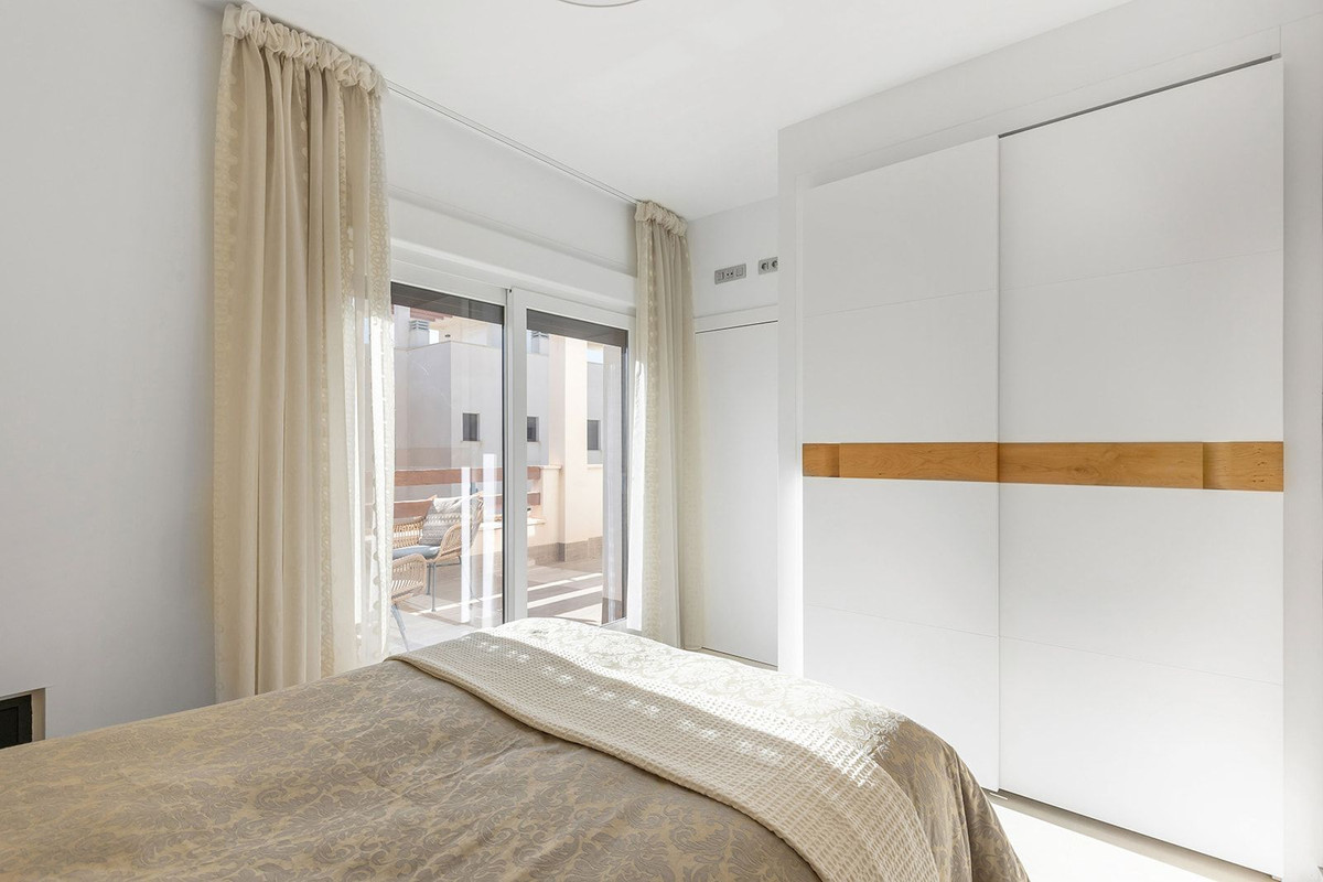 Se vende Villa - Chalet de 3 dormitorios en Costa Blanca, Alicante, España