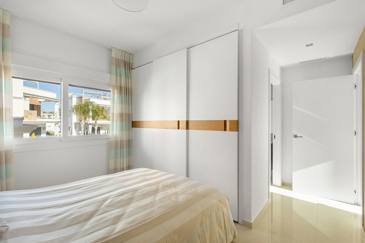 Se vende Villa - Chalet de 3 dormitorios en Costa Blanca, Alicante, España