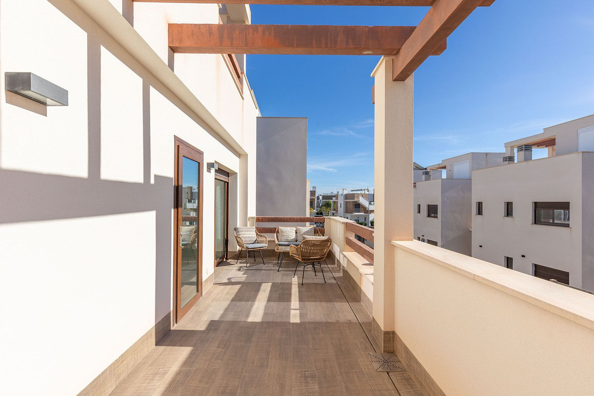 Se vende Villa - Chalet de 3 dormitorios en Costa Blanca, Alicante, España
