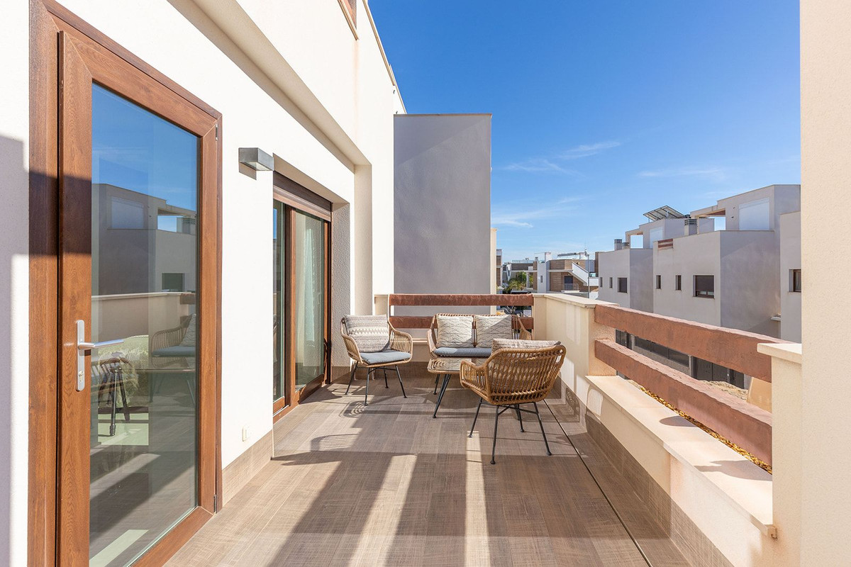 Se vende Villa - Chalet de 3 dormitorios en Costa Blanca, Alicante, España