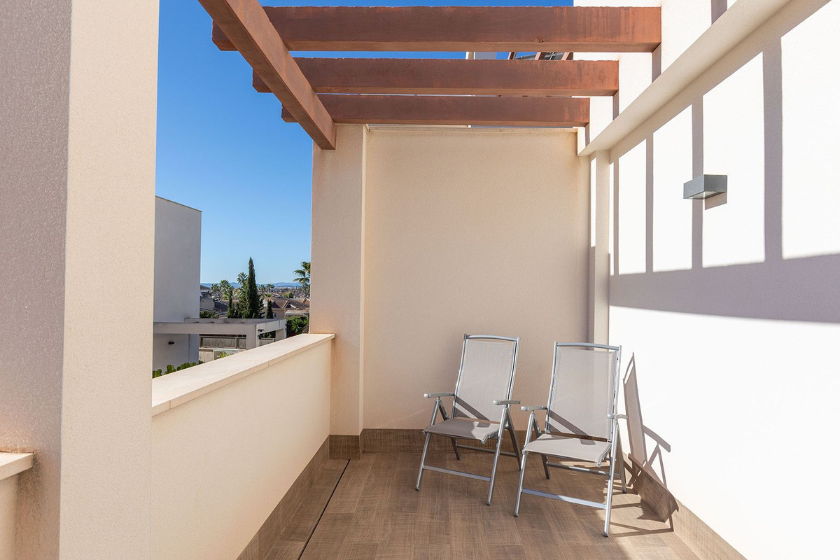 Se vende Villa - Chalet de 3 dormitorios en Costa Blanca, Alicante, España
