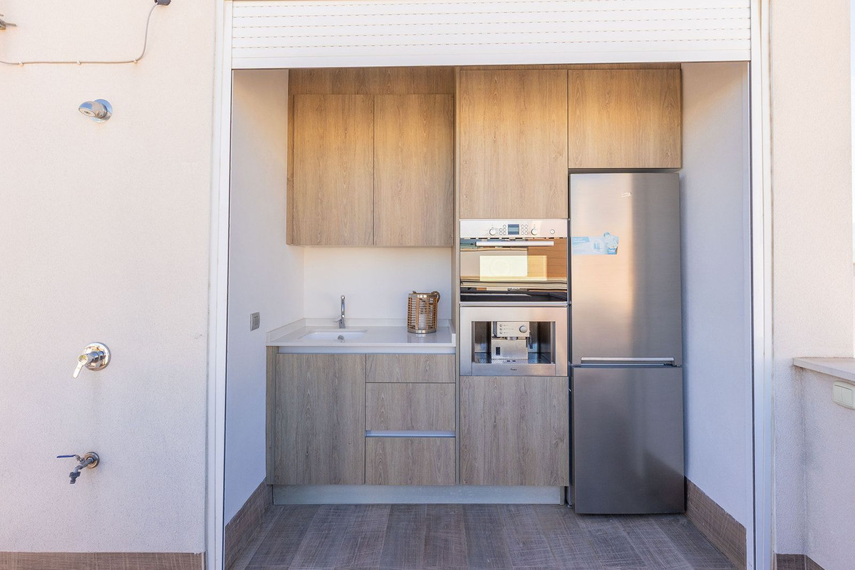 Se vende Villa - Chalet de 3 dormitorios en Costa Blanca, Alicante, España