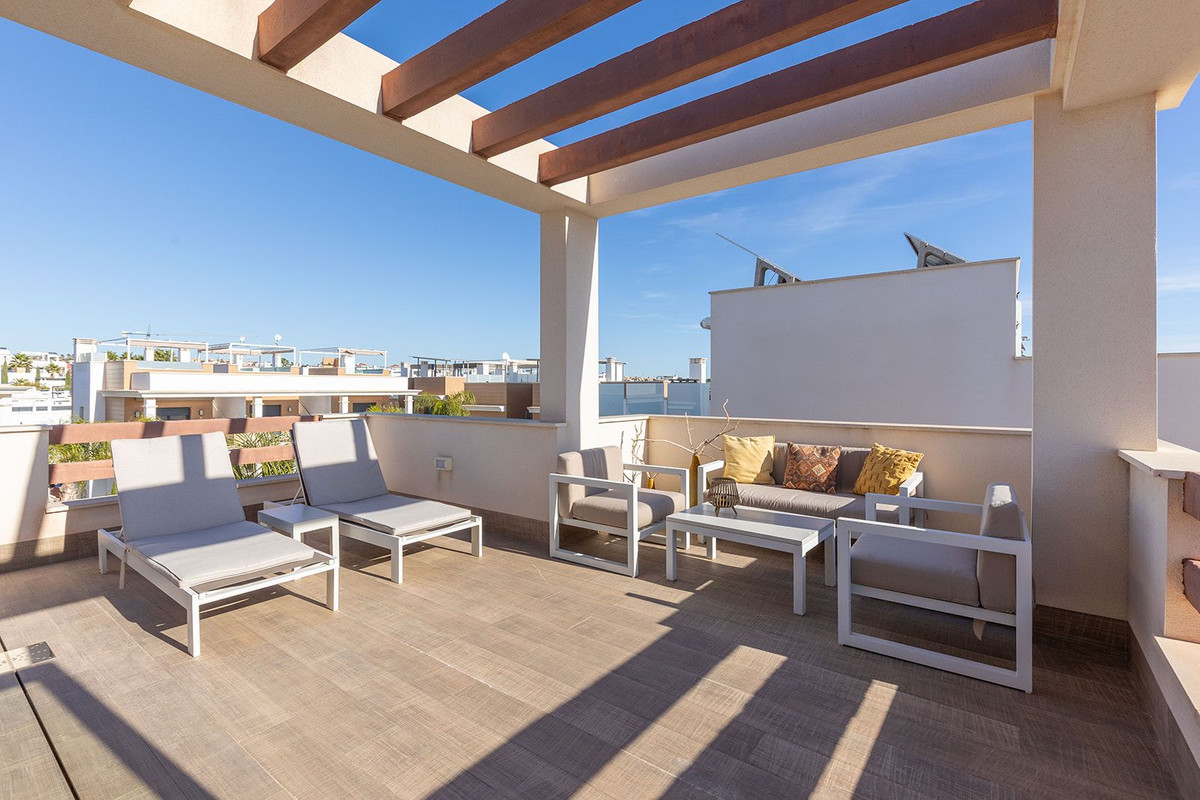 Se vende Villa - Chalet de 3 dormitorios en Costa Blanca, Alicante, España