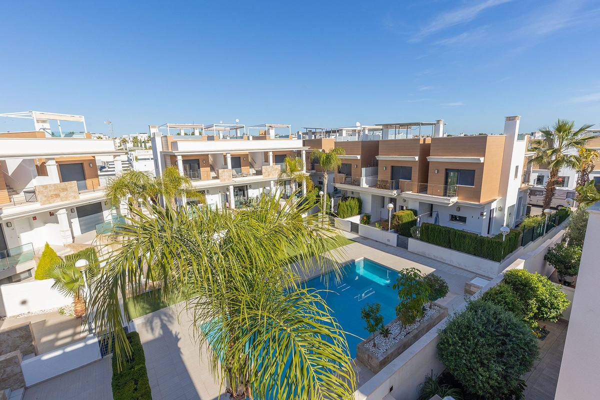 Se vende Villa - Chalet de 3 dormitorios en Costa Blanca, Alicante, España