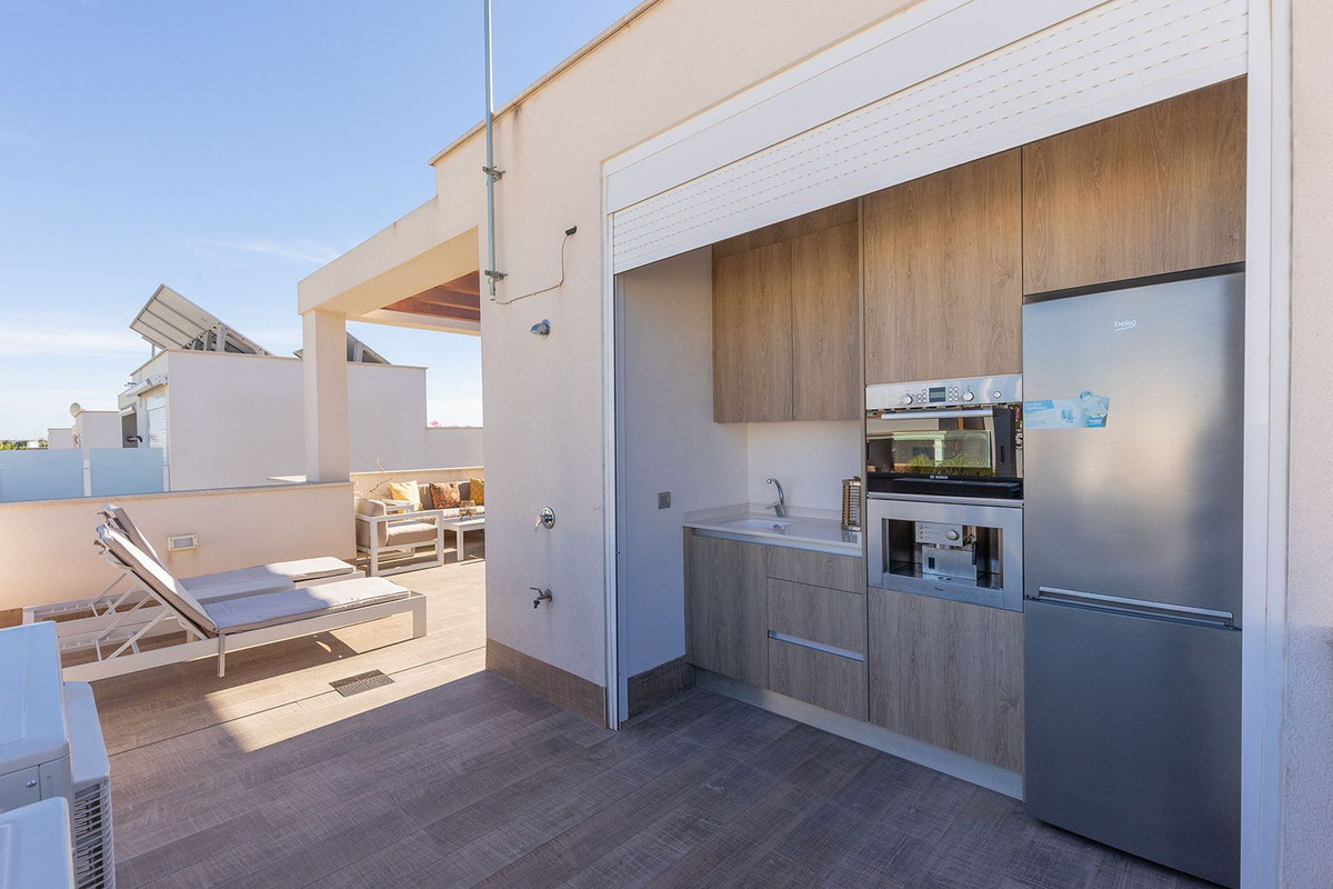 Se vende Villa - Chalet de 3 dormitorios en Costa Blanca, Alicante, España