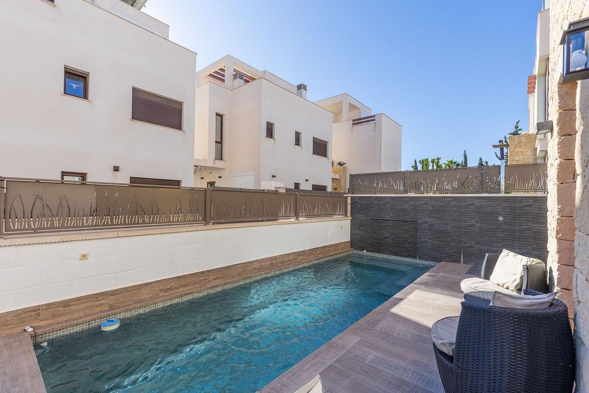 Se vende Villa - Chalet de 3 dormitorios en Costa Blanca, Alicante, España