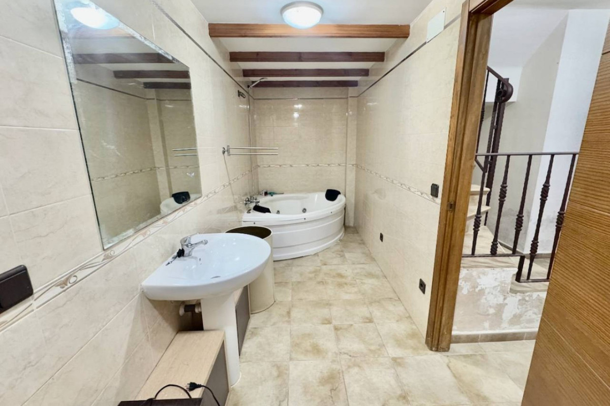 Se vende Adosada de 5 dormitorios en Costa Blanca, Alicante, España