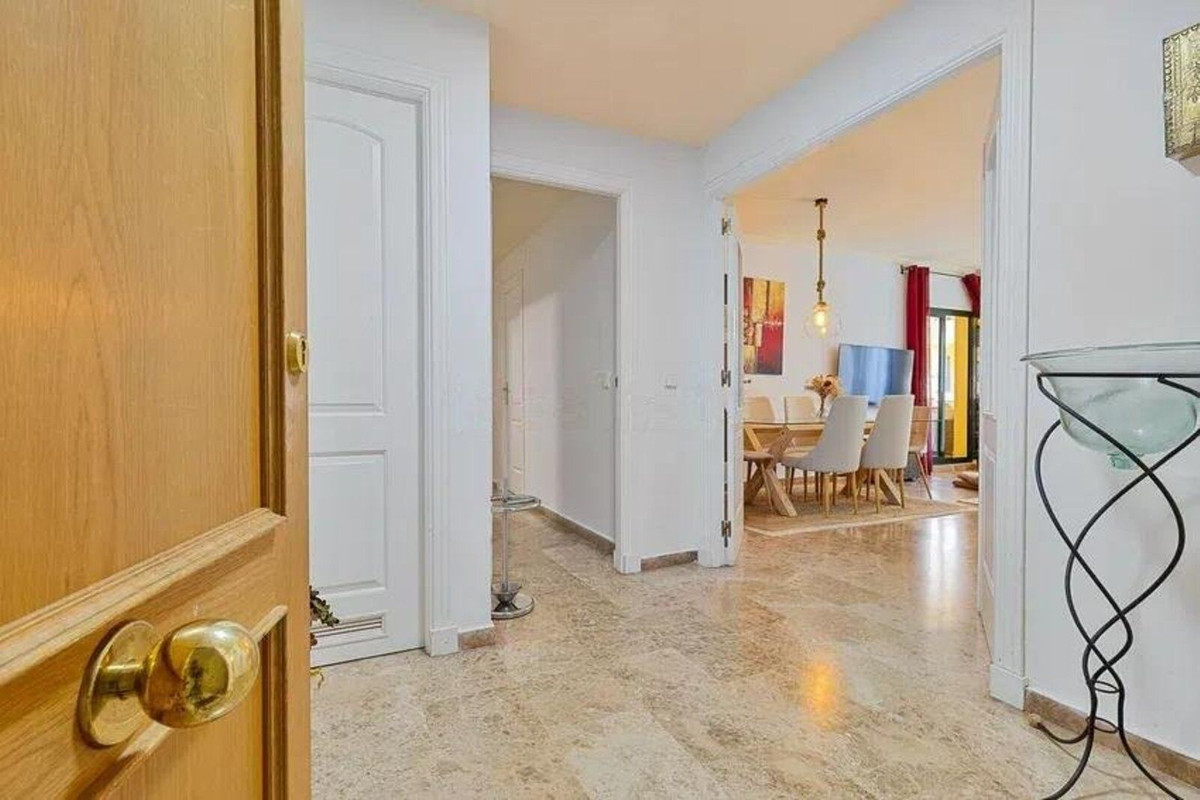 3 Bed Apartment for sale in San Pedro De Alcántara Costa Del Sol, Málaga, Spain