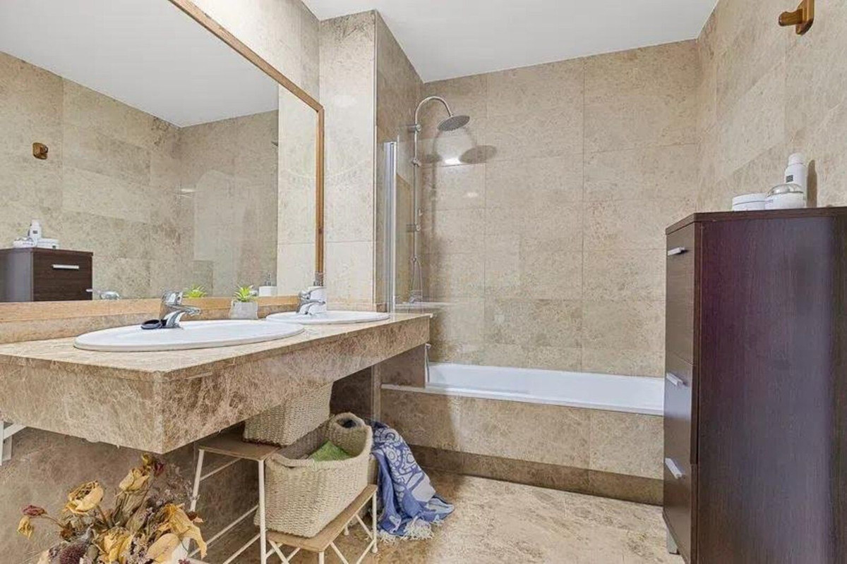 3 Bed Apartment for sale in San Pedro De Alcántara Costa Del Sol, Málaga, Spain