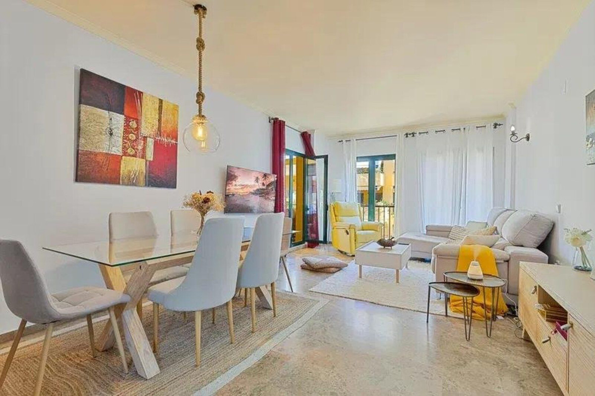 3 Bed Apartment for sale in San Pedro De Alcántara Costa Del Sol, Málaga, Spain