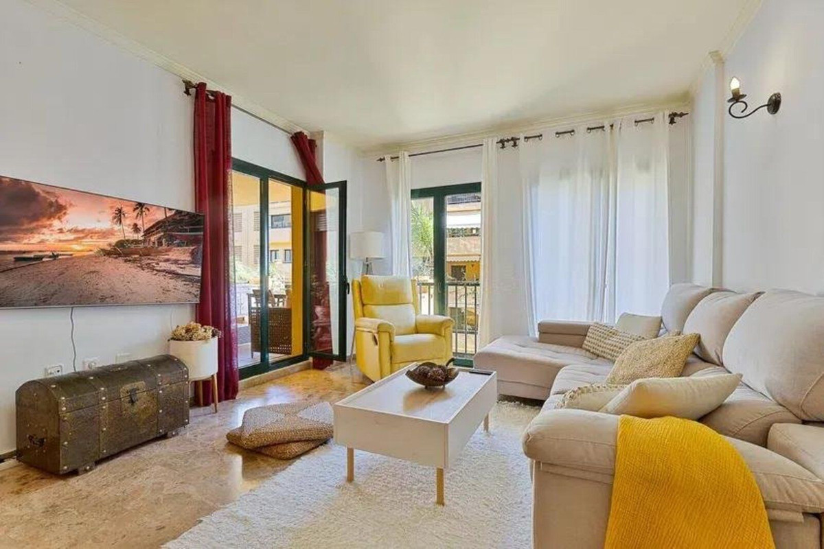 3 Bed Apartment for sale in San Pedro De Alcántara Costa Del Sol, Málaga, Spain