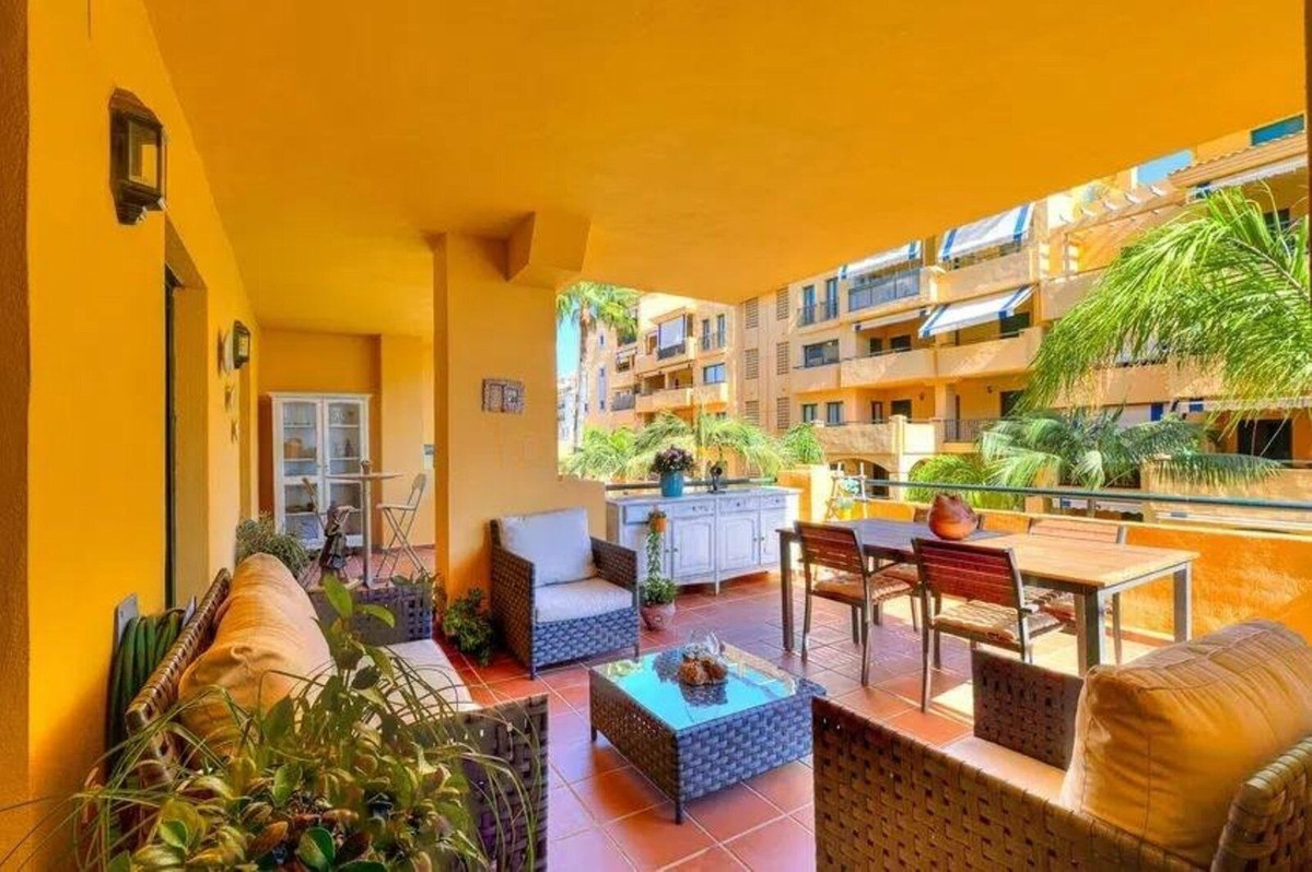 3 Bed Apartment for sale in San Pedro De Alcántara Costa Del Sol, Málaga, Spain