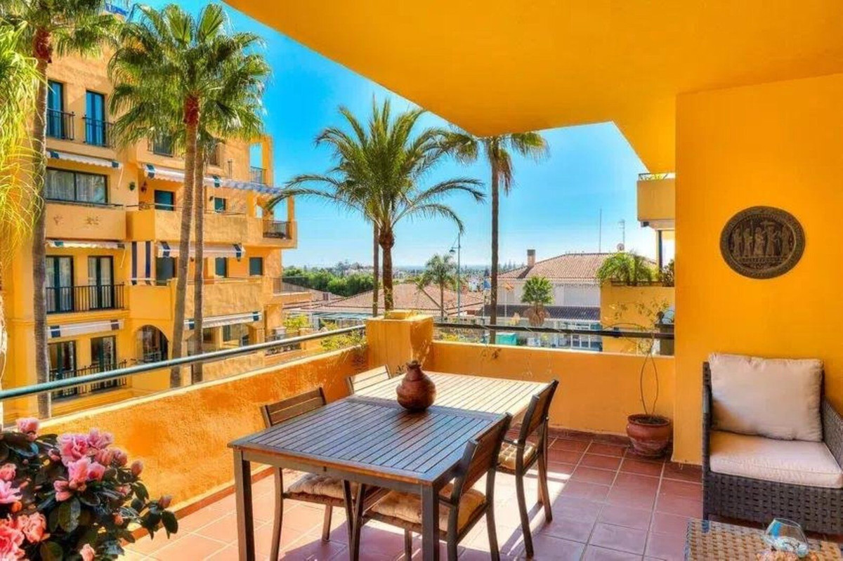 3 Bed Apartment for sale in San Pedro De Alcántara Costa Del Sol, Málaga, Spain