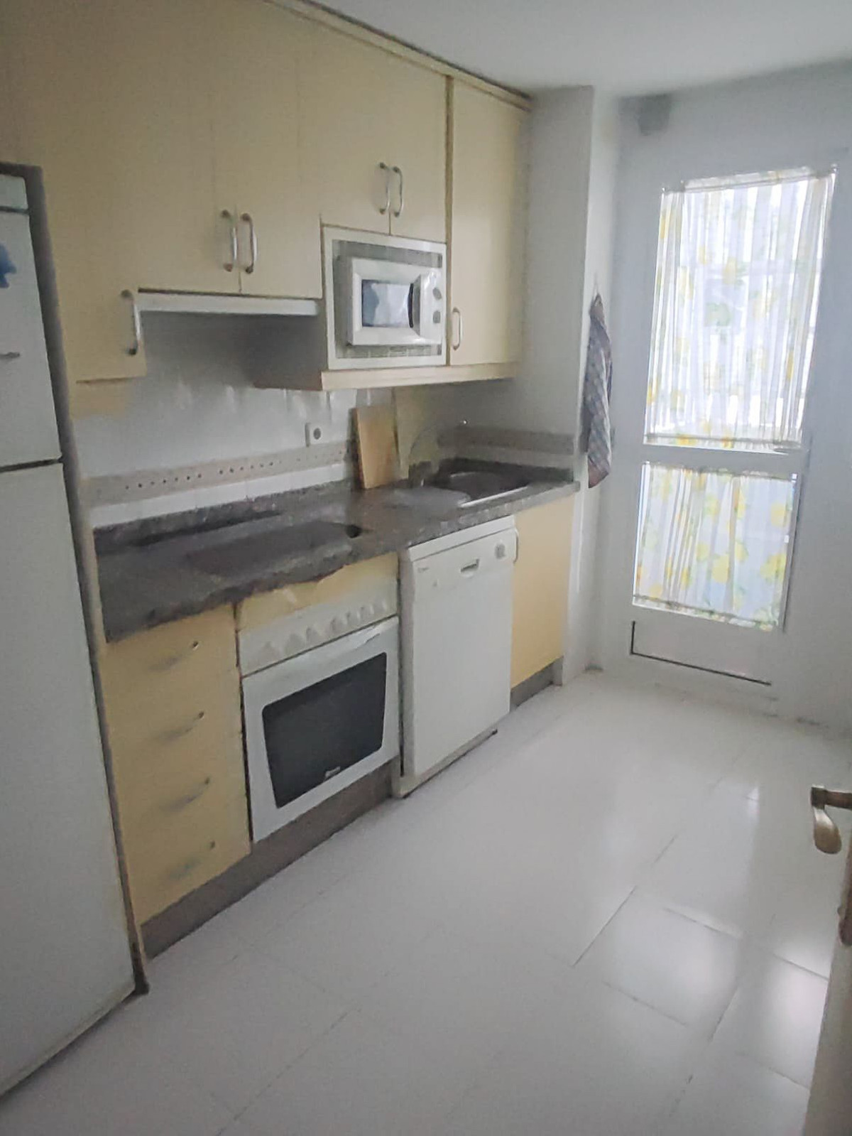 2 Bed Apartment for sale in The Golden Mile Costa Del Sol, Málaga, Spain