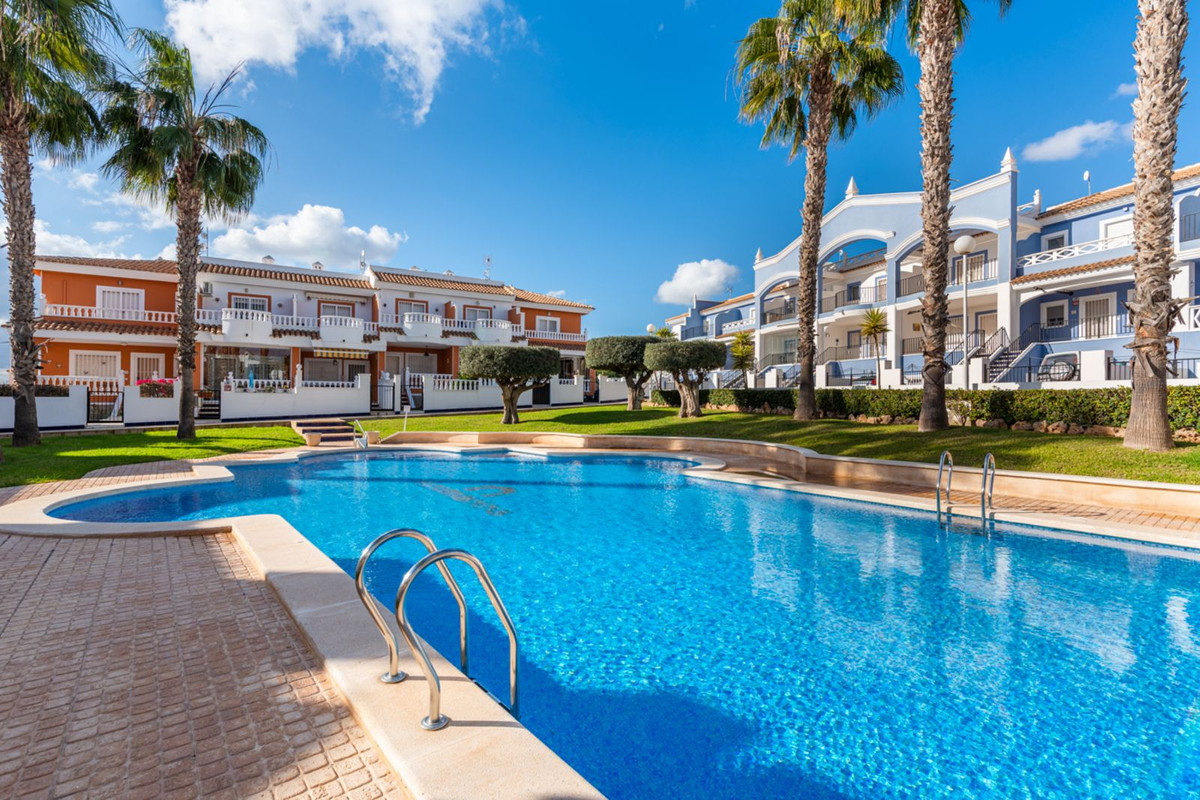 Se vende Adosada de 4 dormitorios en Costa Blanca, Alicante, España