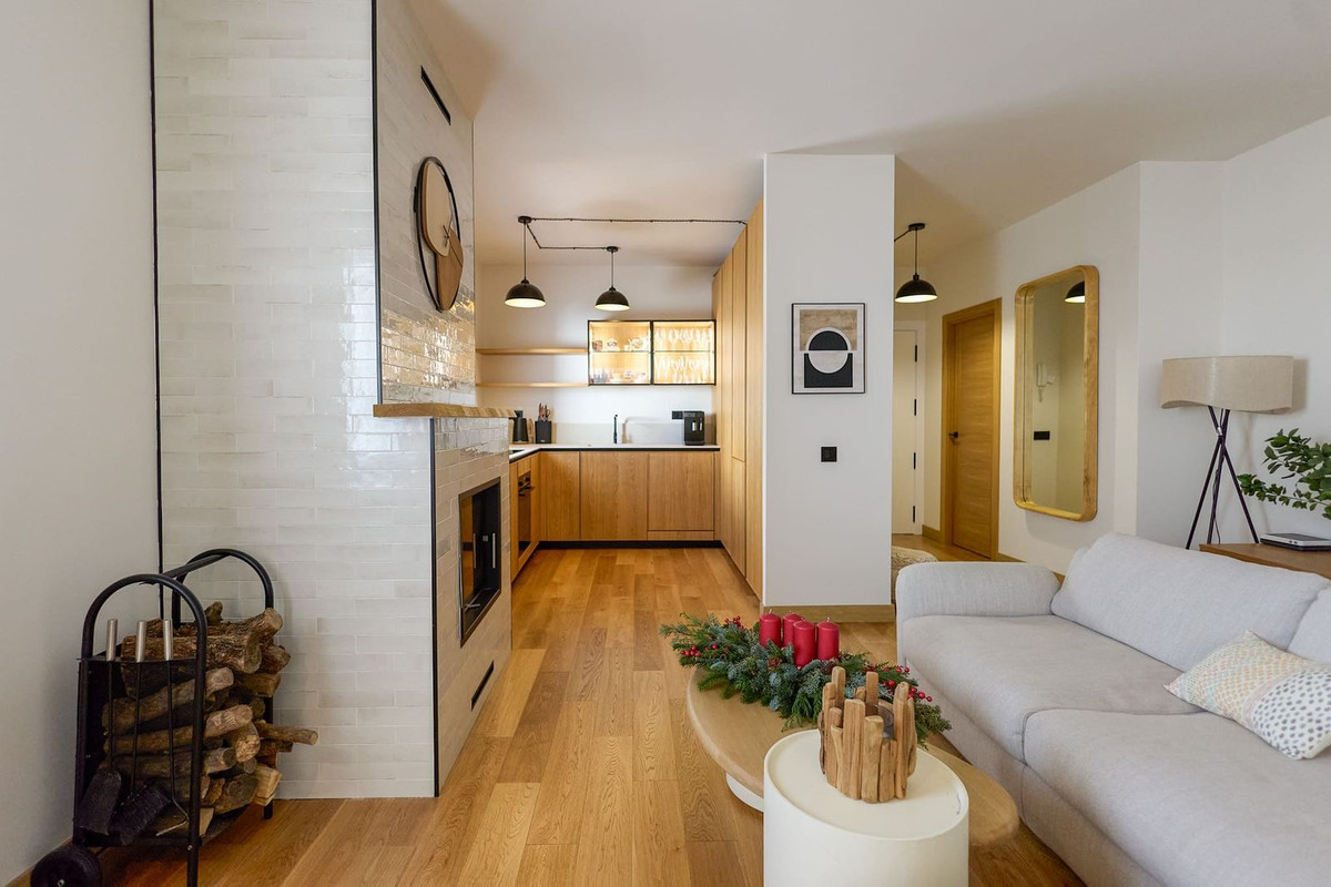 2 Bed Apartment for sale in Puerto Banús Costa Del Sol, Málaga, Spain