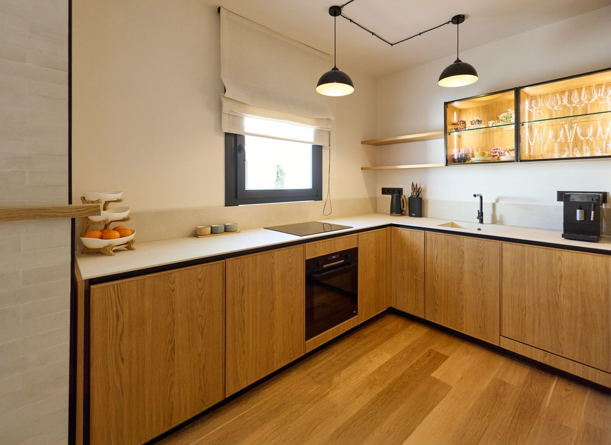 2 Bed Apartment for sale in Puerto Banús Costa Del Sol, Málaga, Spain